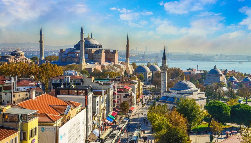 How to Enhance Your Istanbul Travel Experience with a Travel Credit Card